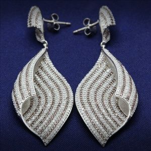 Wave drop earrings